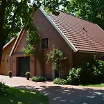 בית נופש In Lindern Mit Garten & Terrasse