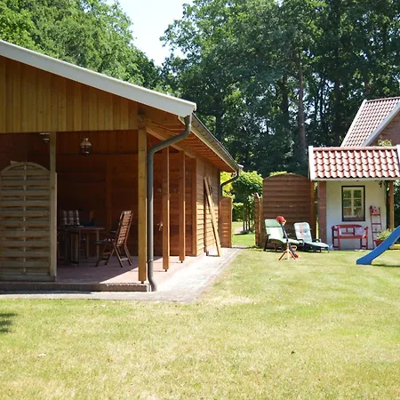 Ferienhaus In Lindern Mit Garten & Terrasse